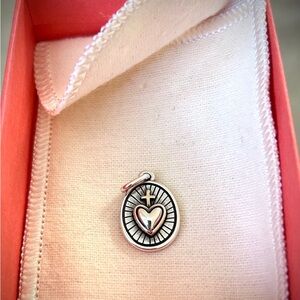 🌻James Avery Radiant Sacred Heart Charm